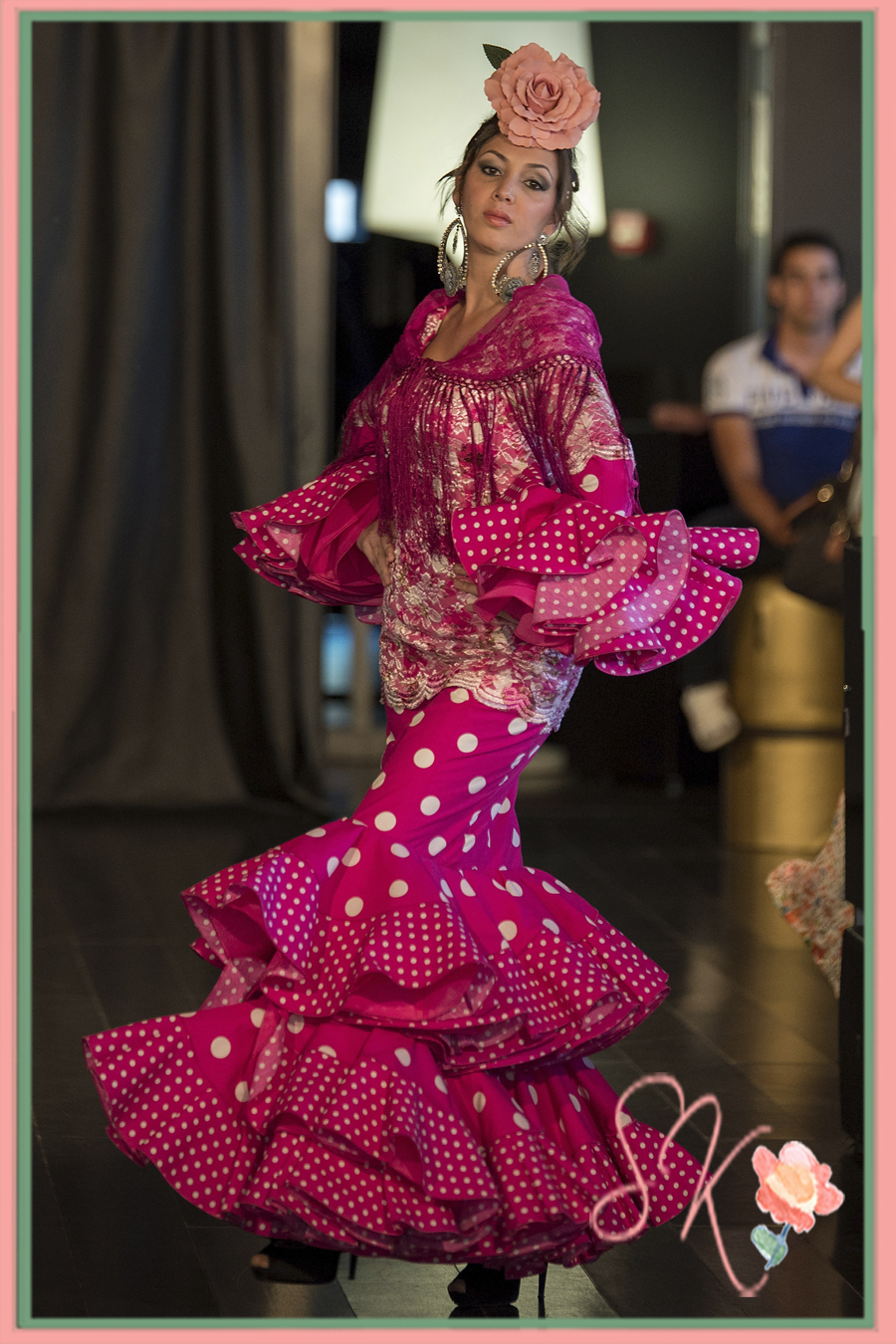 Trajes de flamenca de lunares grandes y pequeños de Ángela Campos en Pasarela Fusión Madrid