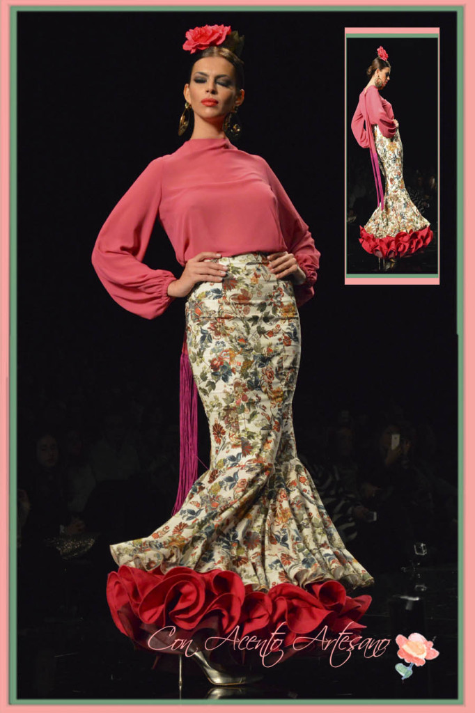 Traje de flamenca dos piezas con estampado de flores de Pilar Rubio
