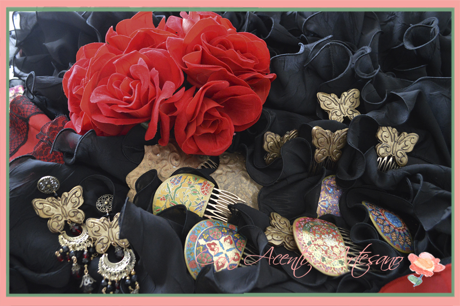 Complementos de flamenca para traje negro y rojo y de Viviana Iorio