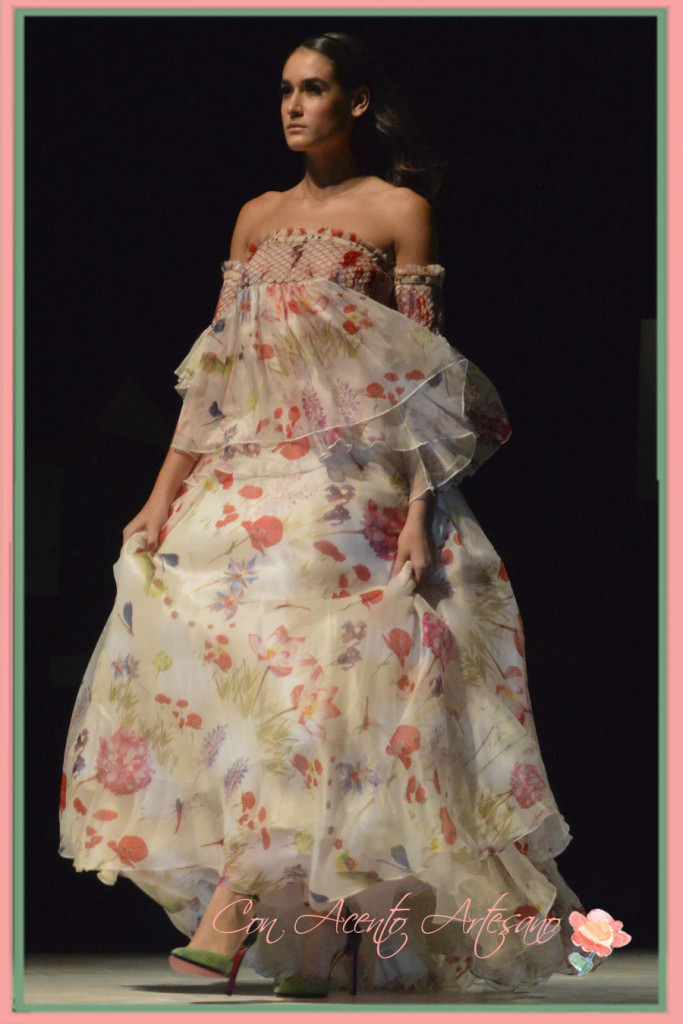 Vestido de flores con volumen de Francis Montesinos en Pura Moda 2015