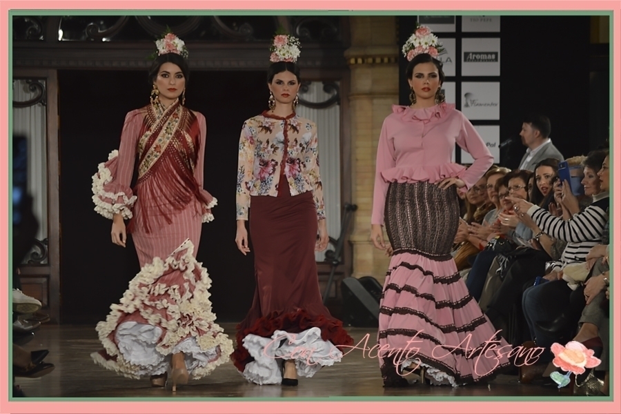Trajes de flamenca rosas de Ángeles Copete en We Love Flamenco 2016