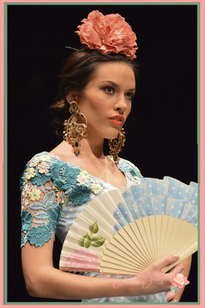 Pendientes y abanicos para trajes de flamenca Pilar Rubio 