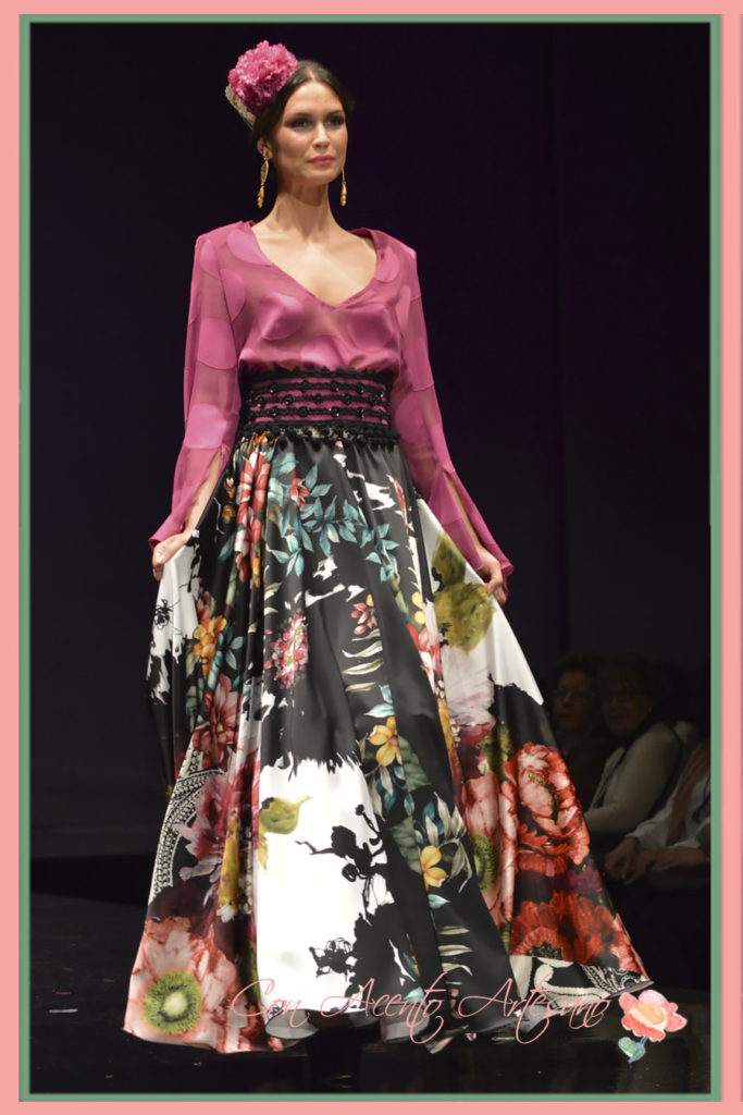 Traje flamenca dos piezas de camisa y falda de Carmen Latorre