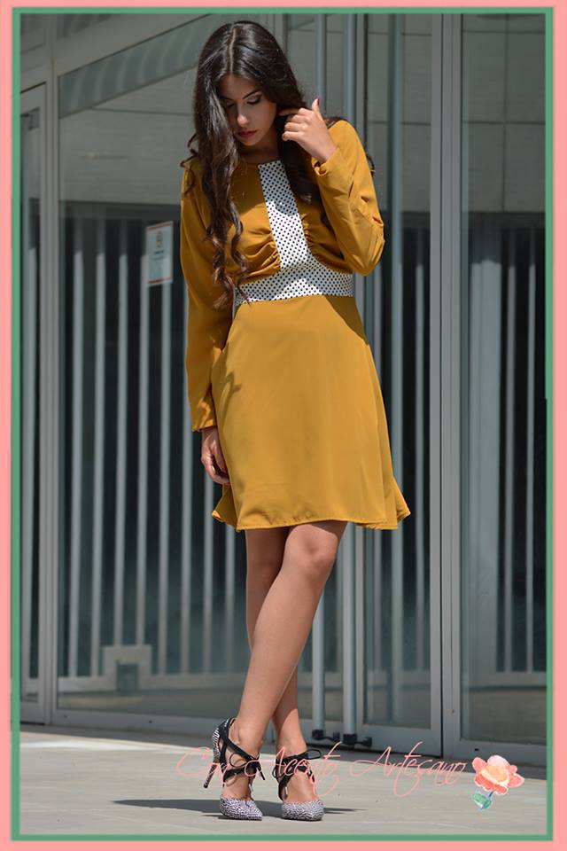 Vestido mostaza de Marobe colección O/I 2016-2017