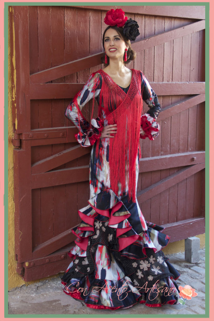 Vestido de flamenca en negro y rojo de María José Segura