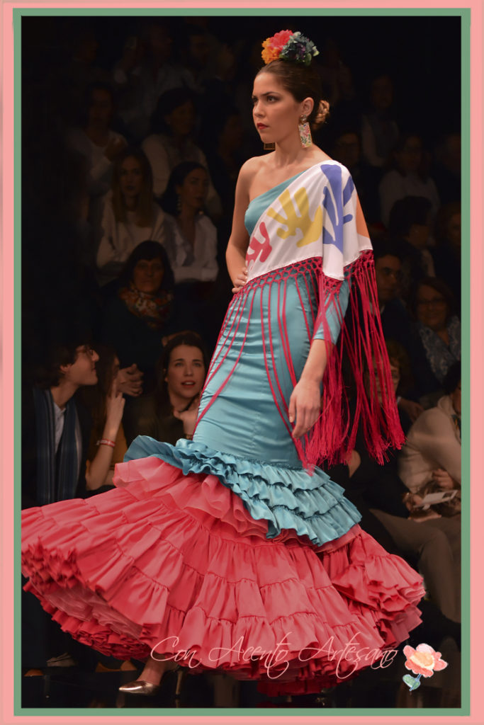 Traje de flamenca asimétrico de Ángeles Gálvez inspirado en La Gerbe de Matisse