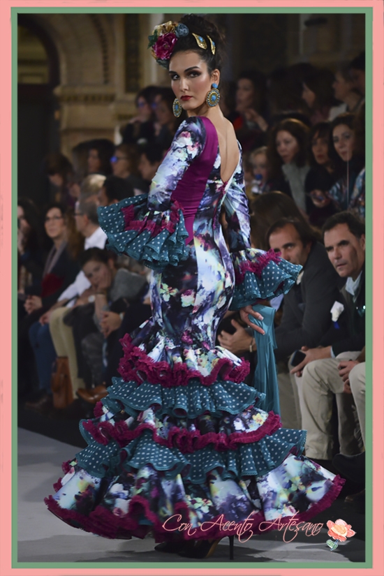 Traje de flamenca colección Cuatro Elementos de Lola Azahares en We Love Flamenco 