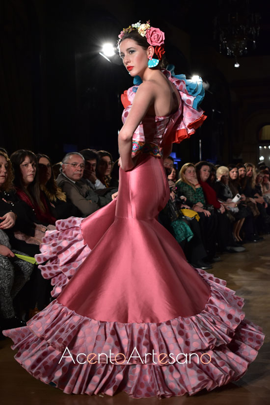 Traje de flamenca rosa cuarzo de Atelier Rima