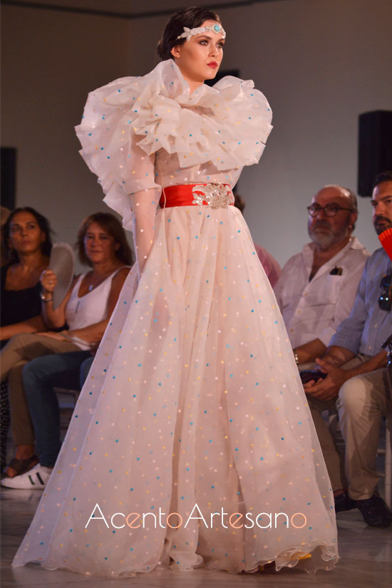 Vestido de novia con lunares de Alejandro Postigo en la SIQ 2019