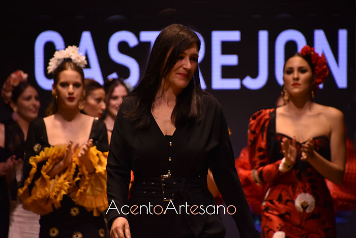 Inma Castrejón tras el carrusel de su colección de trajes de flamenca para este 2020 'Quédate conmigo'