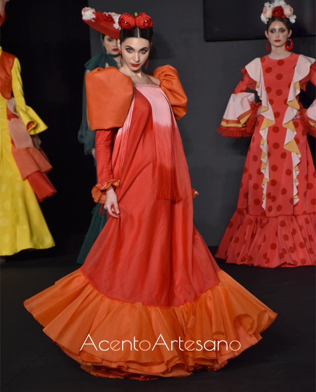 Trajes de flamenca rojo y naranja de Rosa Villa