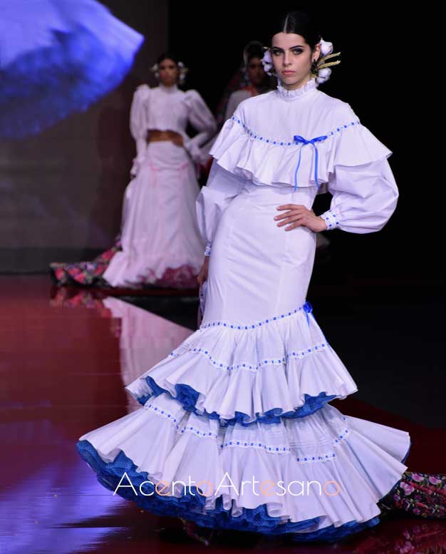 Traje de flamenca de estilo victoriano de Alejandro Andana en SIMOF 