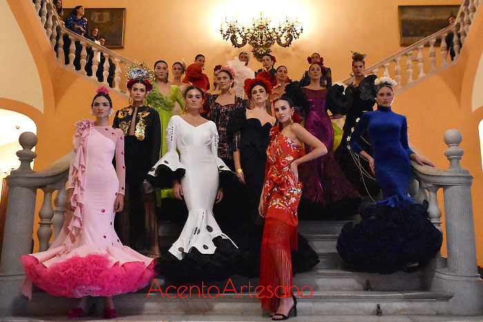 Zapatos mujer básico con topos negros de baile flamenco o sevillanas