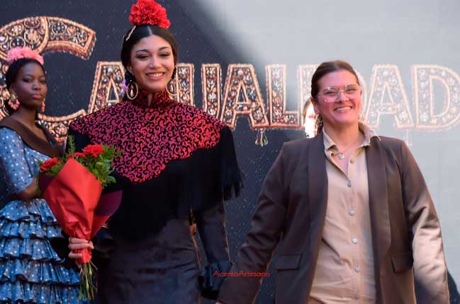 Lucía Márquez tras el carrusel de su colección Casualidad en Huelva Flamenca
